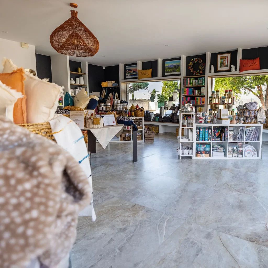 Les-ibis-Argeles-La-Boutique-concept-store